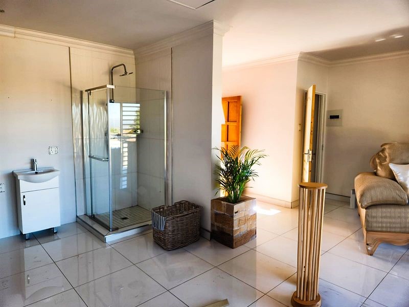 5 Bedroom Property for Sale in Safari Gardens North West